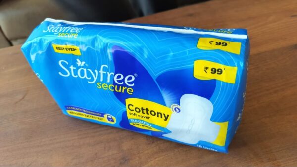 Stayfree secure cottony soft cover with wings MRP Rs 150